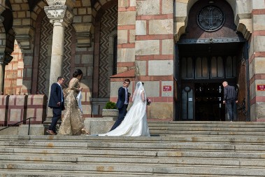 ONO KAD SRBIN PRAVI SVADBU: Zašto mlada na venčanju treba da zgazi mladoženju?