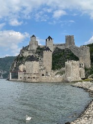 VELIKI KINESKI ZID SRBIJE: Da li je Golubačka tvrđava zaista izgrađena po uzoru na Istok i kakvu tajnu krije "kapija" Dunava