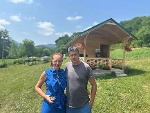 Danijela i Nikola podno planine napravili mali raj: Kod njih po lek dolaze ljudi iz svih krajeva Srbije