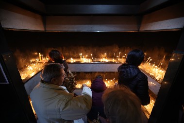 Sveštenik Aleksandar poslao važnu poruku: Kada palite sveće, molim vas uradite OVO - tako se ŠTITITE od ZLA