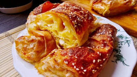 Najhrskavije rolnice po bakinom receptu! Mogu da se jedu u bilo koje doba, tajna je u ovom DODATKU