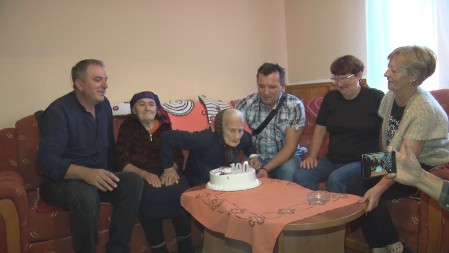 Baka Radmila iz Ponikava kod Užica napunila 100 godina : Od hajdučkih vremena do današnjih dana