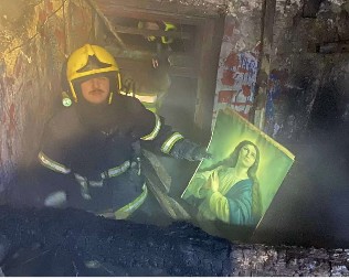 Čudo u Senti: Porodična kuća skoro potpuno izgorela ali ikona Svete Marije ostala nekatnuta, pronašli je hrabri vatrogasci