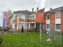 Od reakcije "kupio sam detetu telefon ko sme da mu ga uzme", pa sve do prihvatanja odluke: Ova seoska škola još pre tri godine zabranila telefone - ovo su iskustva đaka i zaposlenih