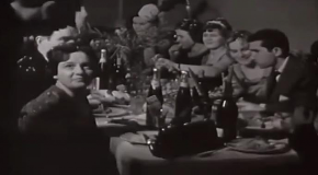 OVAKO JE IZGLEDAO DOČEK NOVE GODINE U JUGOSLAVIJI: Na stolu meze na čačkalicu, činija salate, domaće kiflice i flaša pića! (FOTO/VIDEO)