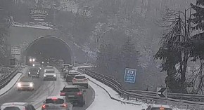 Srbi masovno krenuli sa Zlatibora i napravili hoas u saobraćaju: Kilometarska kolona od centra planine do ulaza u Užice