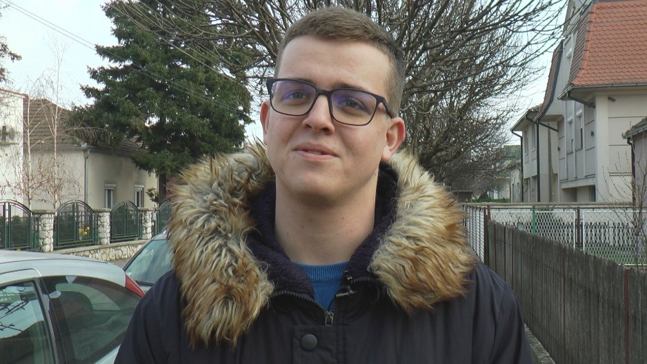 Sa 13 godina zaradio prve pare pevajući u kafani kako bi pomogao majci: Miloš živi u garsonjeri, ali sanja velike snove 