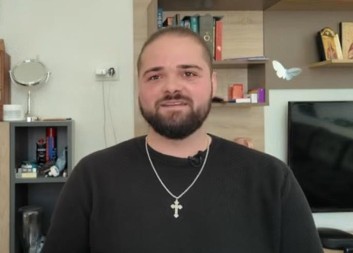 Amerikanac prihvatio pravoslavlje i došao u Srbiju: "U SAD to ne bi prošlo, ali ovde je sve normalno"