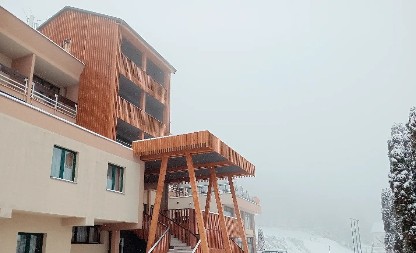 Hotel u prelepim Kušićima u podnožju planine Javor traži konobare i spremačice - ovo su uslovi