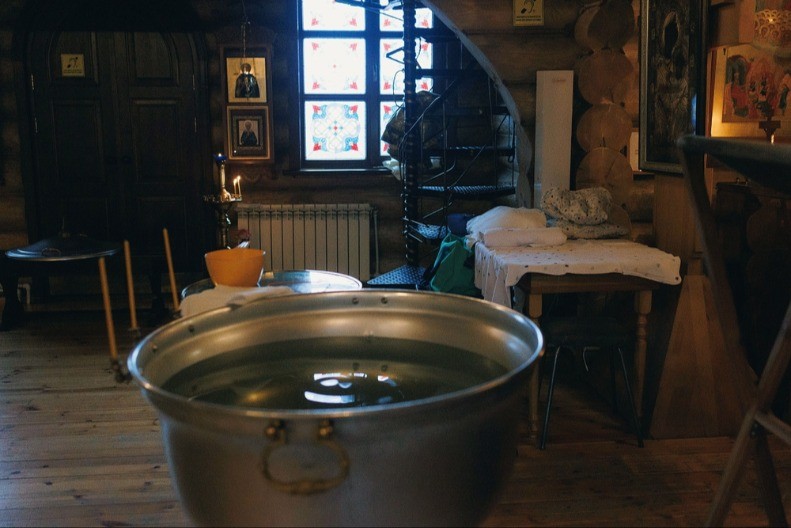 U NEDELJU JE KRSTOVDAN: Ovo su glavni običaji