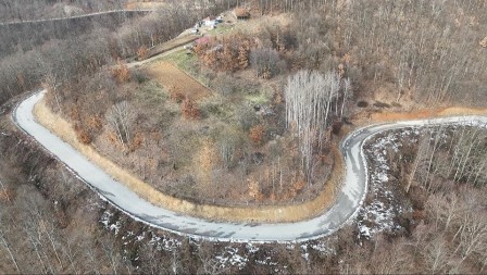 Odroni pokrenuti na putu ka Kablaru, rizik od obrušavanja zemlje i kamenja: Ekipe poslate na teren da uklone materijal i postave mreže