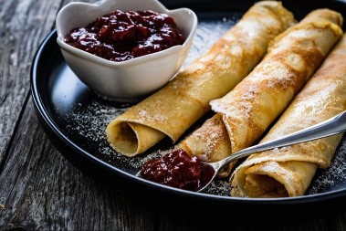 Ulje je najveća greška: Ukoliko vam se palačinke lepe podmažite tiganj ovim, savet zlata vredan