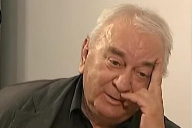 OSTAO BEZ DINARA, SEO SAM MEĐU DECU DA NE ZAPLAČEM I UKLJUČIM TV: Čujem kako 100.000 duša peva moje reči i kažem sebi...