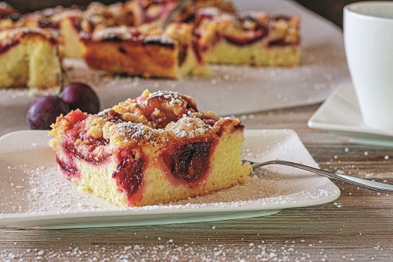 Starinski kolač sa šljivama – miris detinjstva na tanjiru