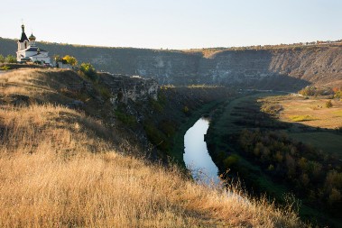 Sveti pragovi i duhovne raskrsnice: Kada se „otvaraju nebesa“ i zašto se tada ništa ne dira