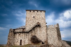 Vršački dvorac – biser Banata sa pogledom na nebo puno jedara