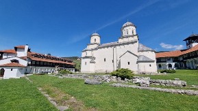 Novac prikupljen po osnovu odlaganja krivičnog gonjenja ulaže se u prave stvari: Prekriva se krov manastira Mileševa, sređuju škole i bolnica