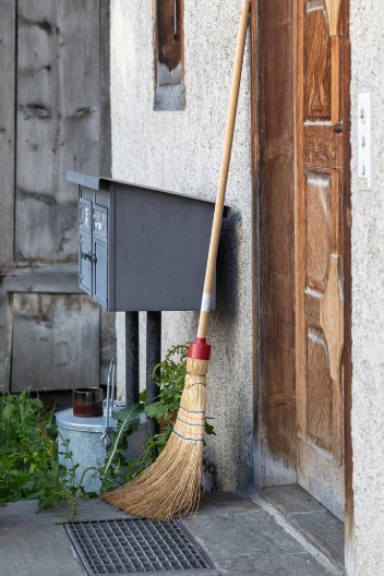 Zašto se ne vraća metla ako se pozajmi?