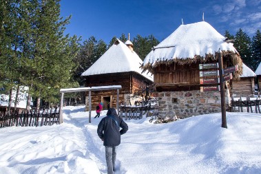 Sirogojno zimi: Vikend kao sa razglednice, ali bez gužve i cene od 1.500 dinara