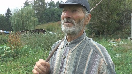 Sve što je bajato to mi prija - ustajala čorba i trule voćke su na meniju: Milutin iz Osečine svetski fenomen, čovek preko 30 godina jede samo pokvarenu hranu i oseća se kao mladić