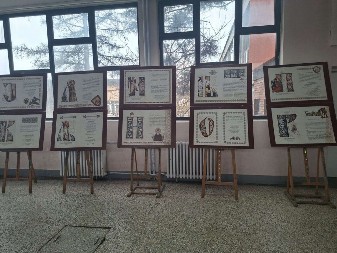 Čast je biti deo jedne ovakve priče: Izložba "Moja ćirilica" otvorena u Mašinsko-saobraćajnoj školi u Čačku