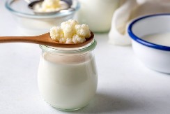 Jedan zaboravljeni napitak čisti creva kao rukom i vraća energiju: Pijte ga svaki dan, bolji je i od probiotika