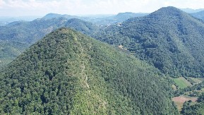 Dva misteriozna brda puna podzemnih tunela nalaze se kod Arilja - ogromna podudarnost sa piramidama u Bosni