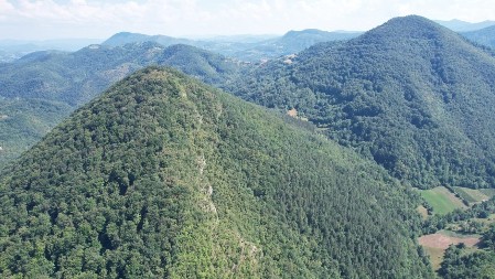 Dva misteriozna brda puna podzemnih tunela nalaze se kod Arilja - ogromna podudarnost sa piramidama u Bosni