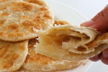 Starinske lepinje šuplje iznutra: Svi vole da ih jedu, a retko ko zna za ovaj trik od 2 minuta