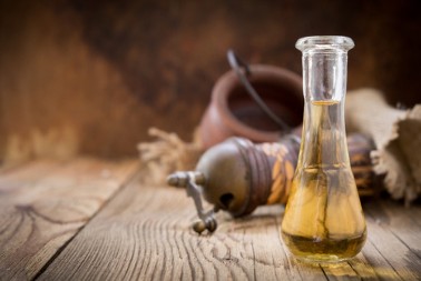 Zašto su naši stari pekli rakiju i u januaru – zaboravljena praksa iz hladnih dana