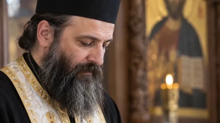 Ovih 8 stvari morate imati u kući kada dođe sveštenik da osvešta vodicu za slavu! Običaj je veoma bitan, evo i zašto