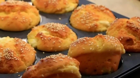 Za ovu proju svi će vam tražiti recept: Sočna je i ne mrvi se, a trik je u 2 sastojka