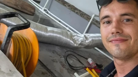 Dobar majstor je uvek tražen i solidno plaćen: Miloš iz Čačka ima 26 godina i on je vodoinstalater - osnovao čak i svoju firmu koja uspešno radi 