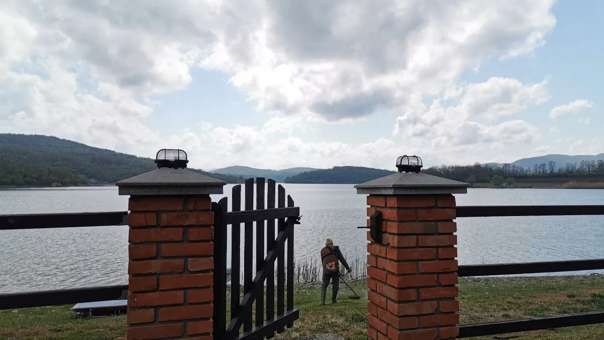 Šumadijsko more usred Srbije, noćenje oko 15 a pun pansion do 40 evra: Gružansko jezero i sela u okolini Knića su pravi raj, destinacija sve popularnija za ljude koji stvarno žele da odmore