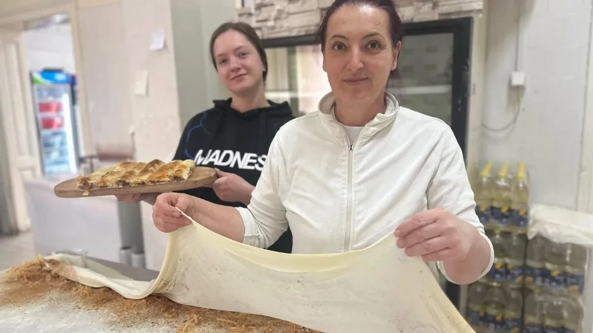 Kad se ona peče, miriše čitava kuća: Dejana i Mira čuvaju tradiciju i otkrivaju tajnu - ovako se pravi najlepša pita od jabuka