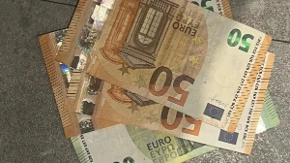Čačani masovno menjaju dinare u eure, dešava se da zbog ogromne potražnje nestane deviza: Iz menjačnica poručuju - nema mesta panici
