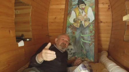 Jedina srpska vodenica koju i dalje čuva Sava Savanović: Skule bez imalo straha spava uz sliku legendarnog vampira