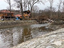 Gradi se most preko reke Čemernice - najvažnija veza između sela Koštunići i Pranjani