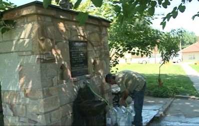 Lekovita voda sa izvora u Sopotu: Besplatni lek čisti sve loše iz tela! (FOTO)