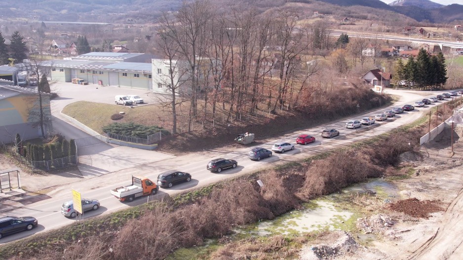 Srbi krenuli na produženi, praznični vikend: Kolaps na magistralnom putu - kilometarske kolone vozila od Užica ka Zlatiboru