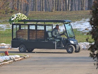 Šta se radi sa stvarima pokojnika: Ova 3 predmeta treba spaliti u najkraćem mogućem roku, a nakon 40 dana jedna stvar je obavezna