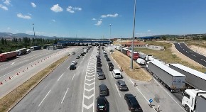 Najveća gužva na izlazu iz Srbije na Batrovcima, zadržavanja i na Šidu i Kelebiji