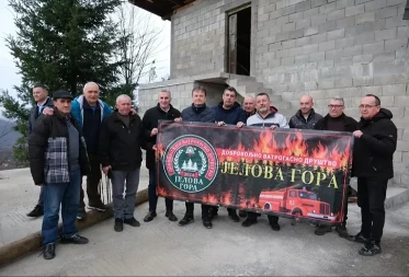 Meštani vatrogasci sa Jelove Gore dobiće novi objekat, Glišić kaže - važno je doći ljudima na noge, pogledati ih u oči i razgovarati 