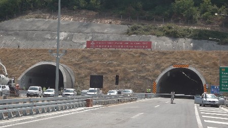 Vozači, oprez na auto-putu: Saobraćaj kroz tunel preusmeren, radovi na deonici Trbušani - Pakovraće