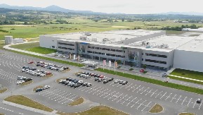 Zabeležen rast spoljne trgovine za preko 6 odsto - izvoze se proizvodi od gvožđa i čelika a najviše uvoze automobili