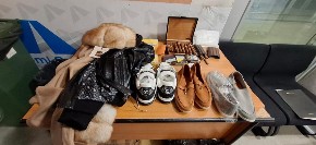 Giga Moravac na švajcarski način: Putnik uhvaćen na aerodromu Tivat sa gomilom skupocenih stvari iz Turske - pronađeni mu nakit, garderoba i keš 