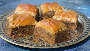 Baklava spremna za 20 minuta, a ukus bolji od one iz poslastičarnice: Kad je probate zaboravićete na druge recepte