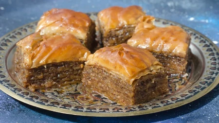Baklava spremna za 20 minuta, a ukus bolji od one iz poslastičarnice: Kad je probate zaboravićete na druge recepte
