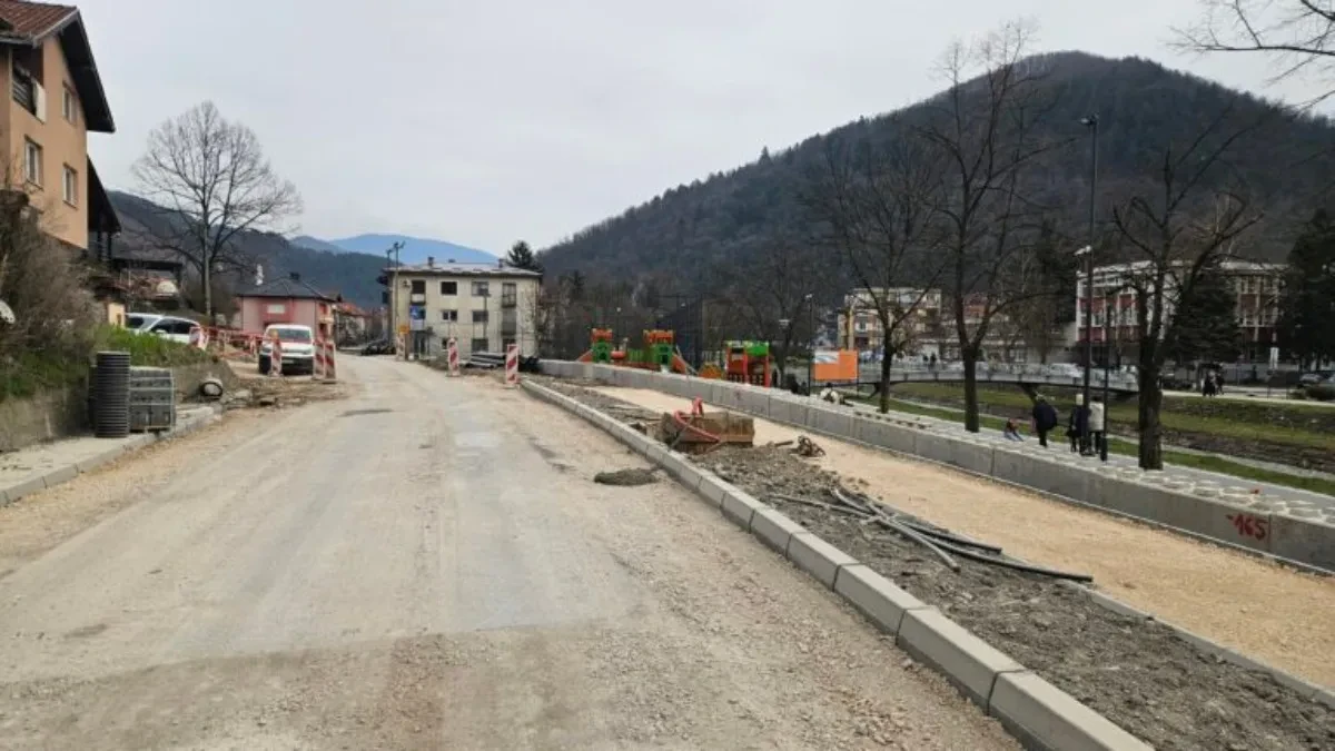 Poziv koji se ne odbija: Opština Prijepolje pozvala građane da prijave rupe na putevima - kreće sanacija