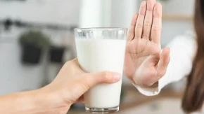 Pokvareno mleko nikako ne prosipajte, baštovani ističu da postaje moćno đubrivo za cveće samo ako se ovako koristi: Mnogo bujnije cveta